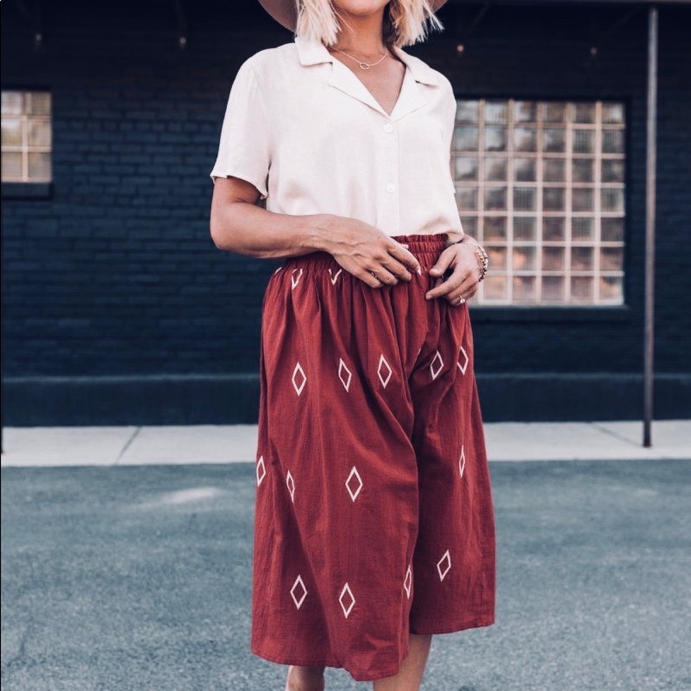 Roolee marquise diamond embroidered skirt burgundy - Picture 2 of 8